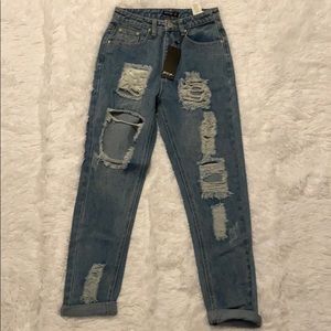 Brand New Nasty Gal Distressed Mom Jeans Size 4